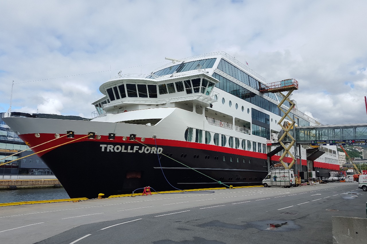 MS Trollfjord til slider 1280x850.jpg